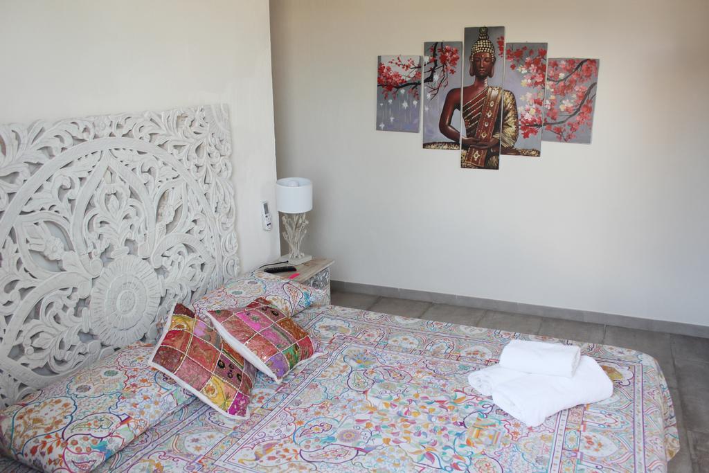 Bed and Breakfast Floripa Surf House à Santa Maria Del Focallo Extérieur photo