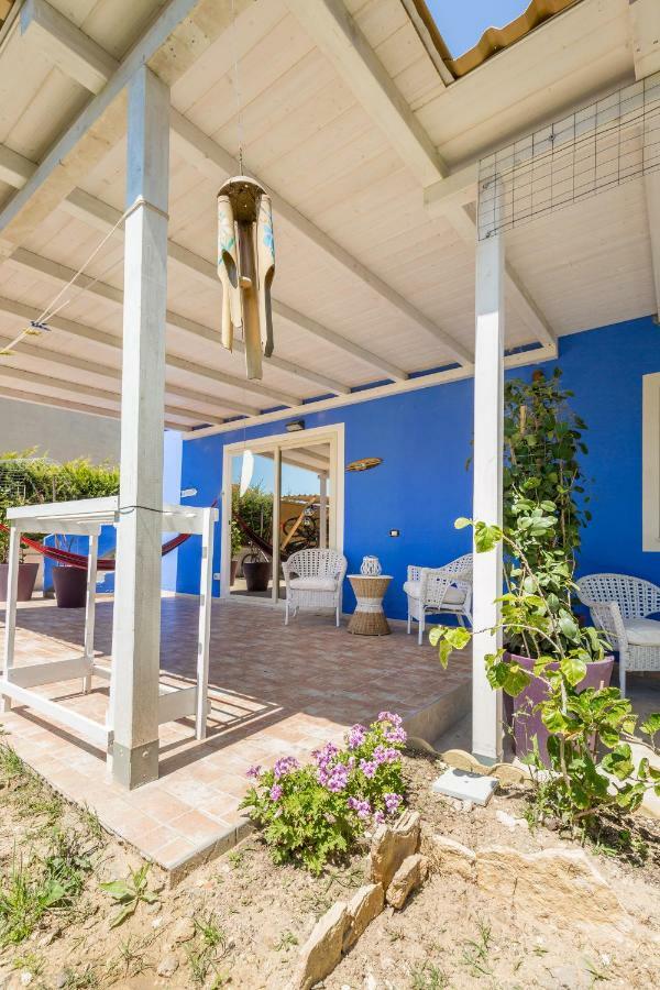 Bed and Breakfast Floripa Surf House à Santa Maria Del Focallo Extérieur photo